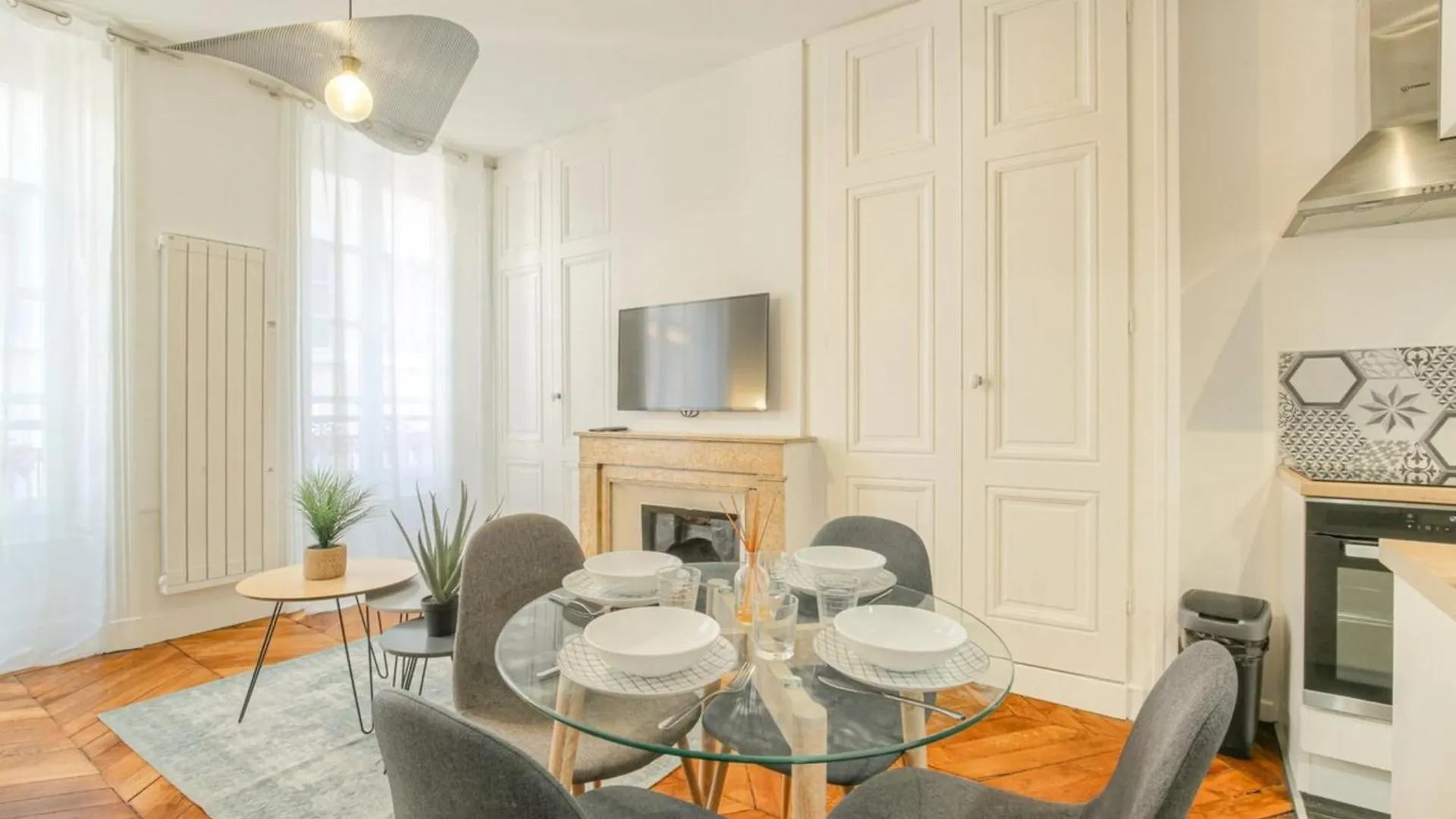 Apartment Caractere Et Charmant En Hypercentre Lyon France